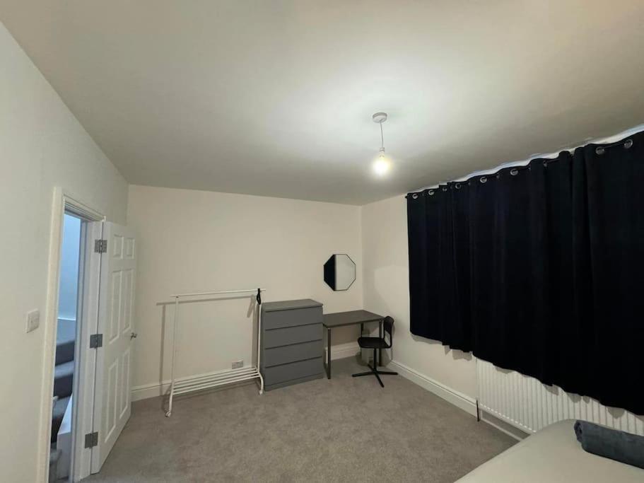 Modern 5 Bed Near Excel -Big Ben Villa London Exterior photo