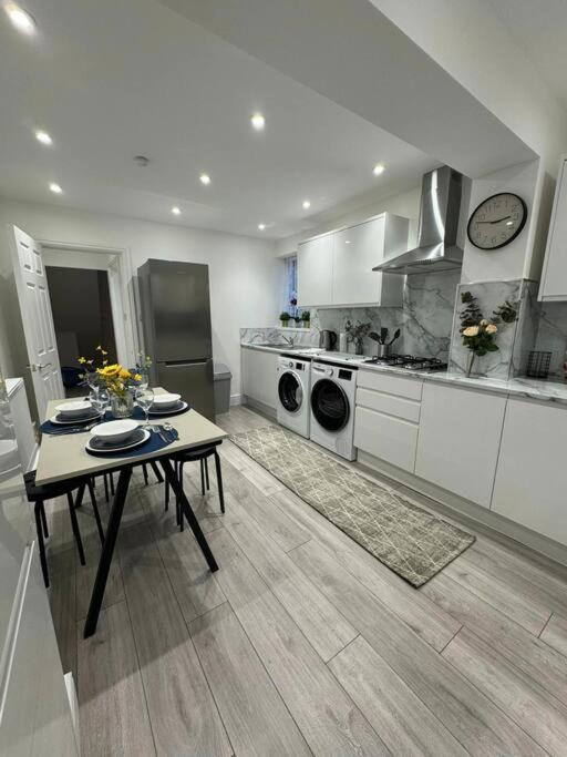 Modern 5 Bed Near Excel -Big Ben Villa London Exterior photo