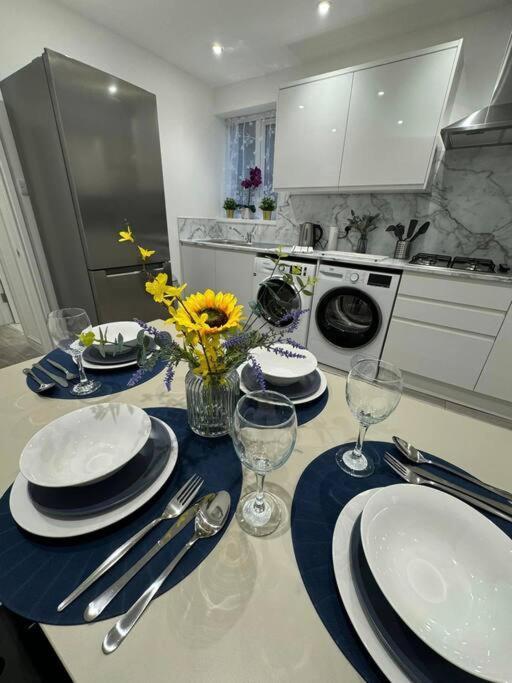Modern 5 Bed Near Excel -Big Ben Villa London Exterior photo